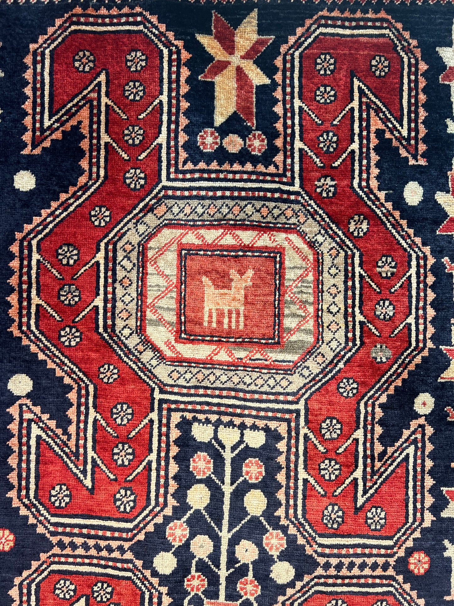 MESHGIN RUG (ARDEBIL)