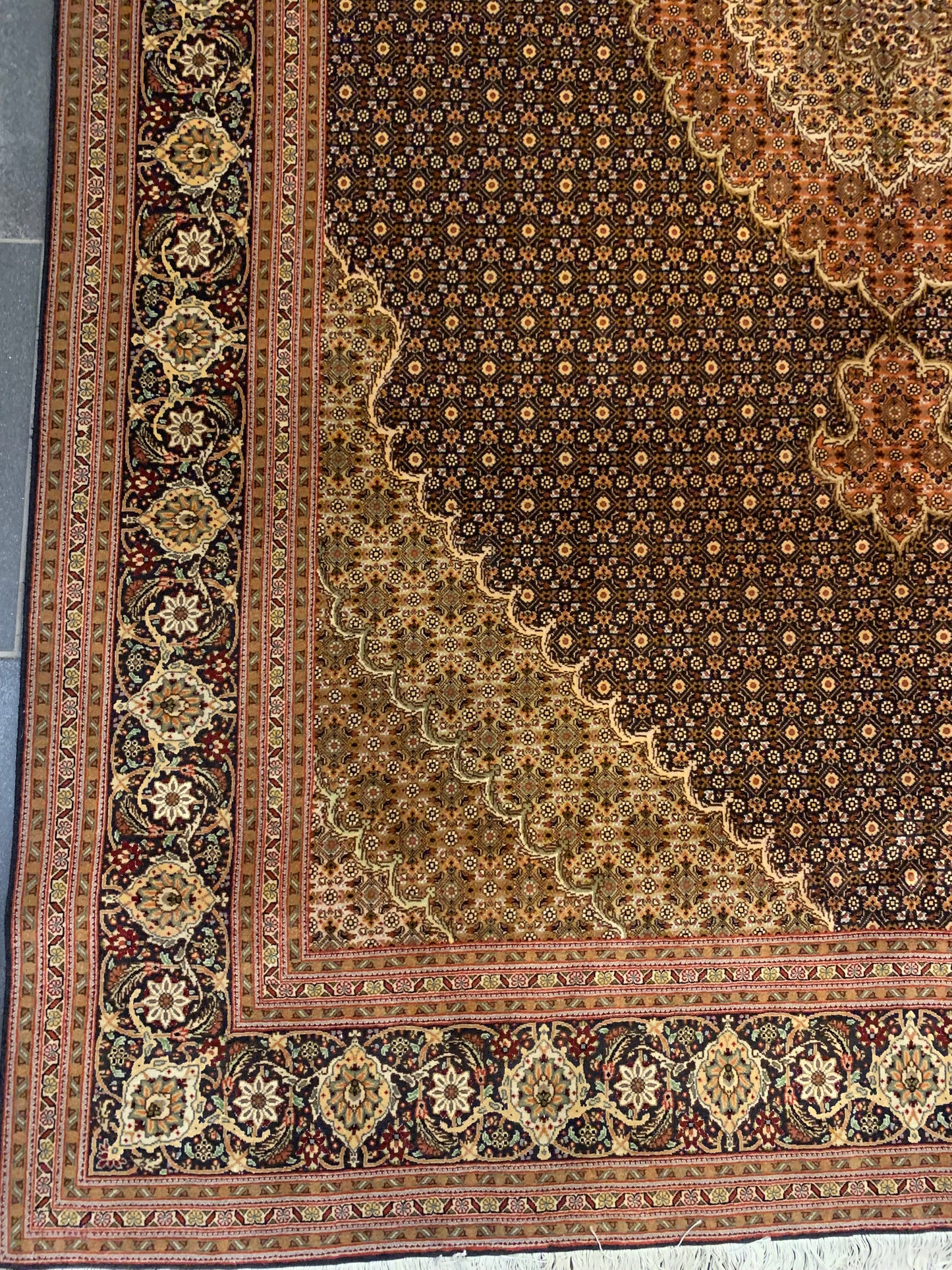 TABRIZ RUG FISH PATTERN