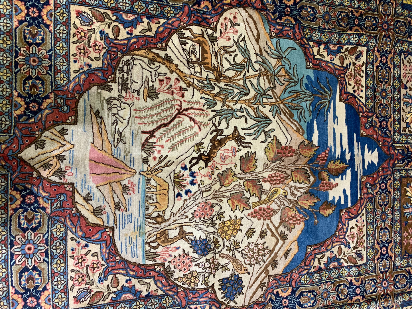 KHOY RUG COLLECTION ANTIQUE