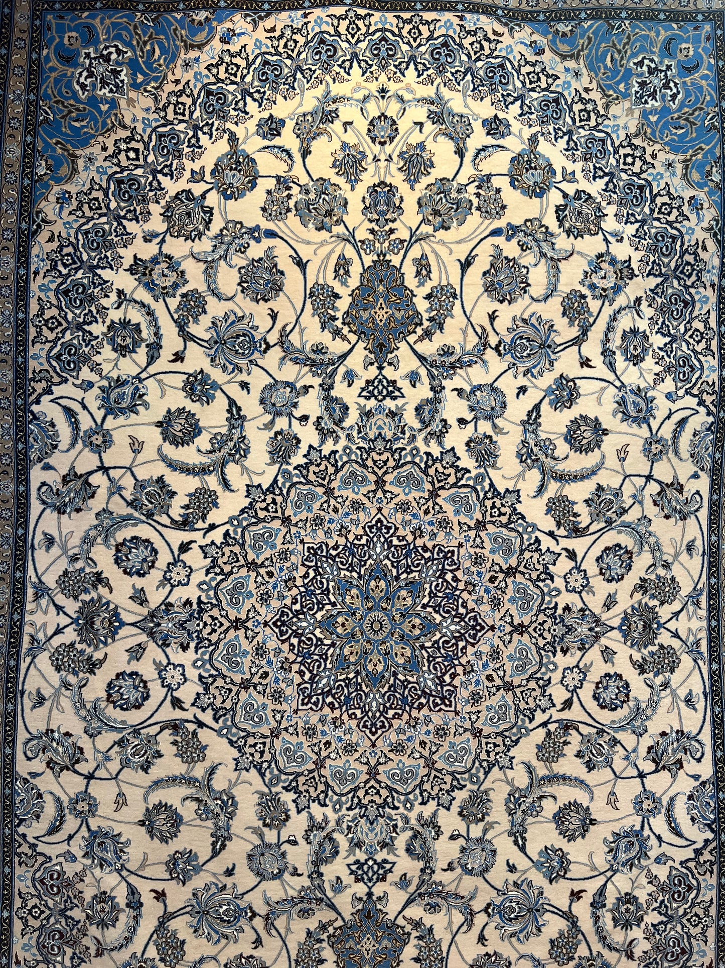 ESFEHAN RUG
