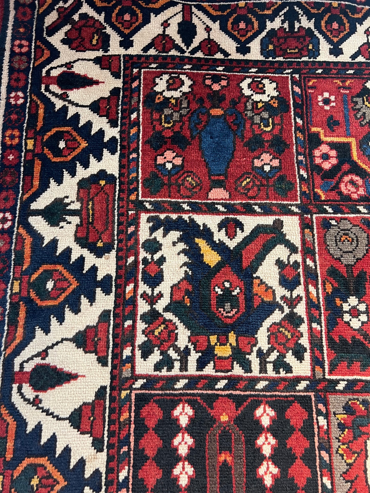 BAKHTIARI RUG KHESHTI OLD CHALSHOTOR