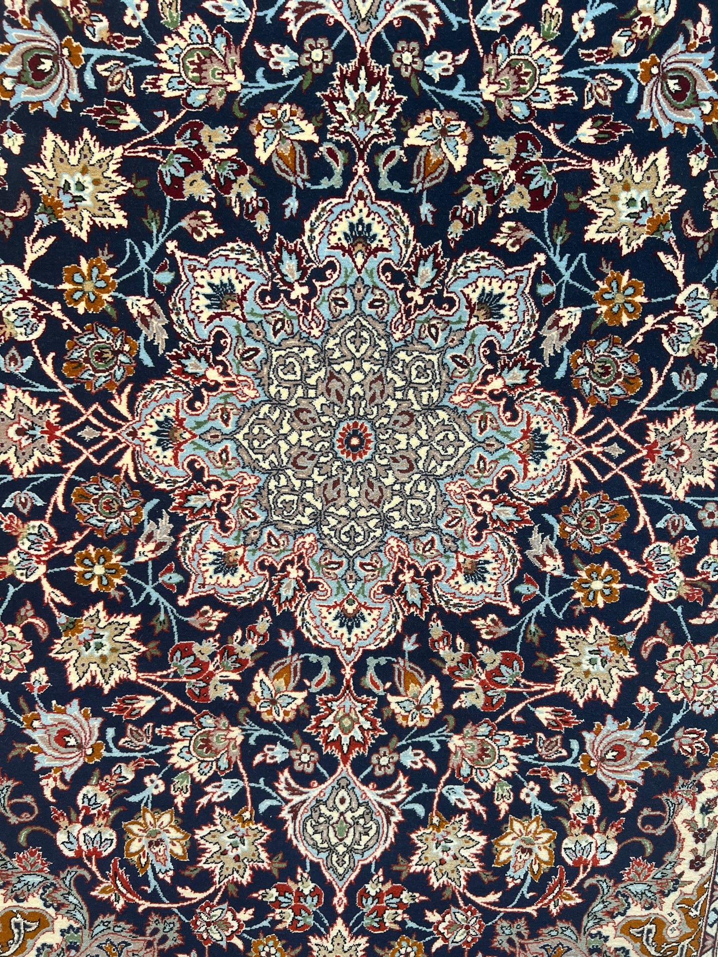 ESFEHAN FINE 10KHEFT. 44   5'.6" x 3'.7"