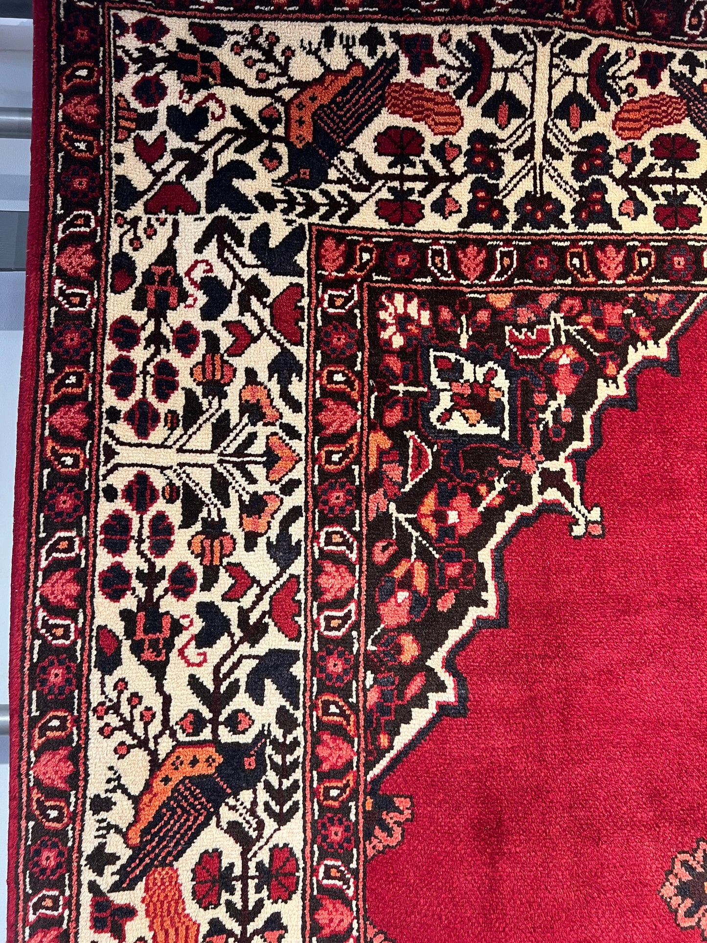 HINEGOON BAKHTIARI RUG (SHAHRE KORD)