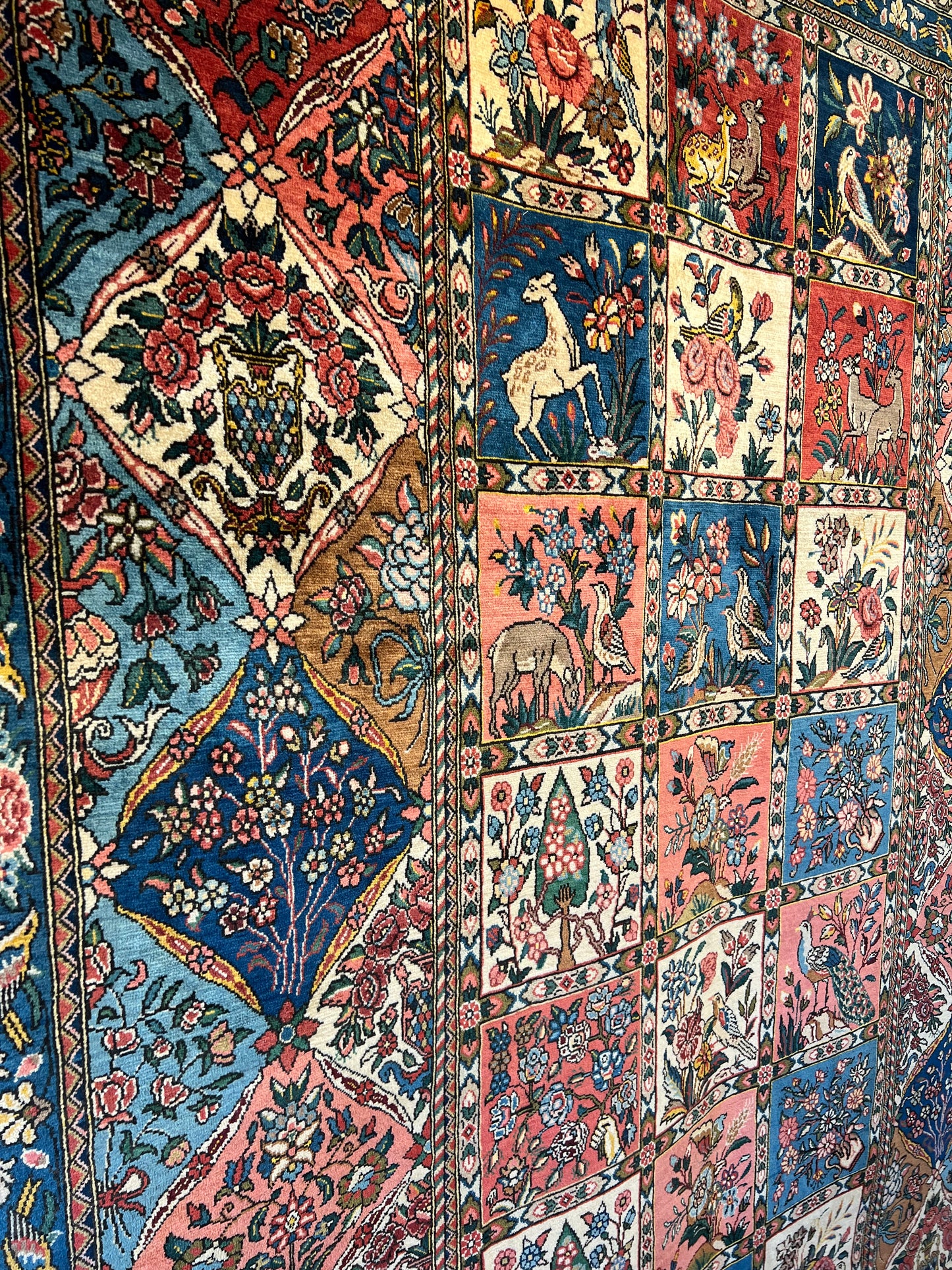 Bakhtiari RUG SHAHRE KORD