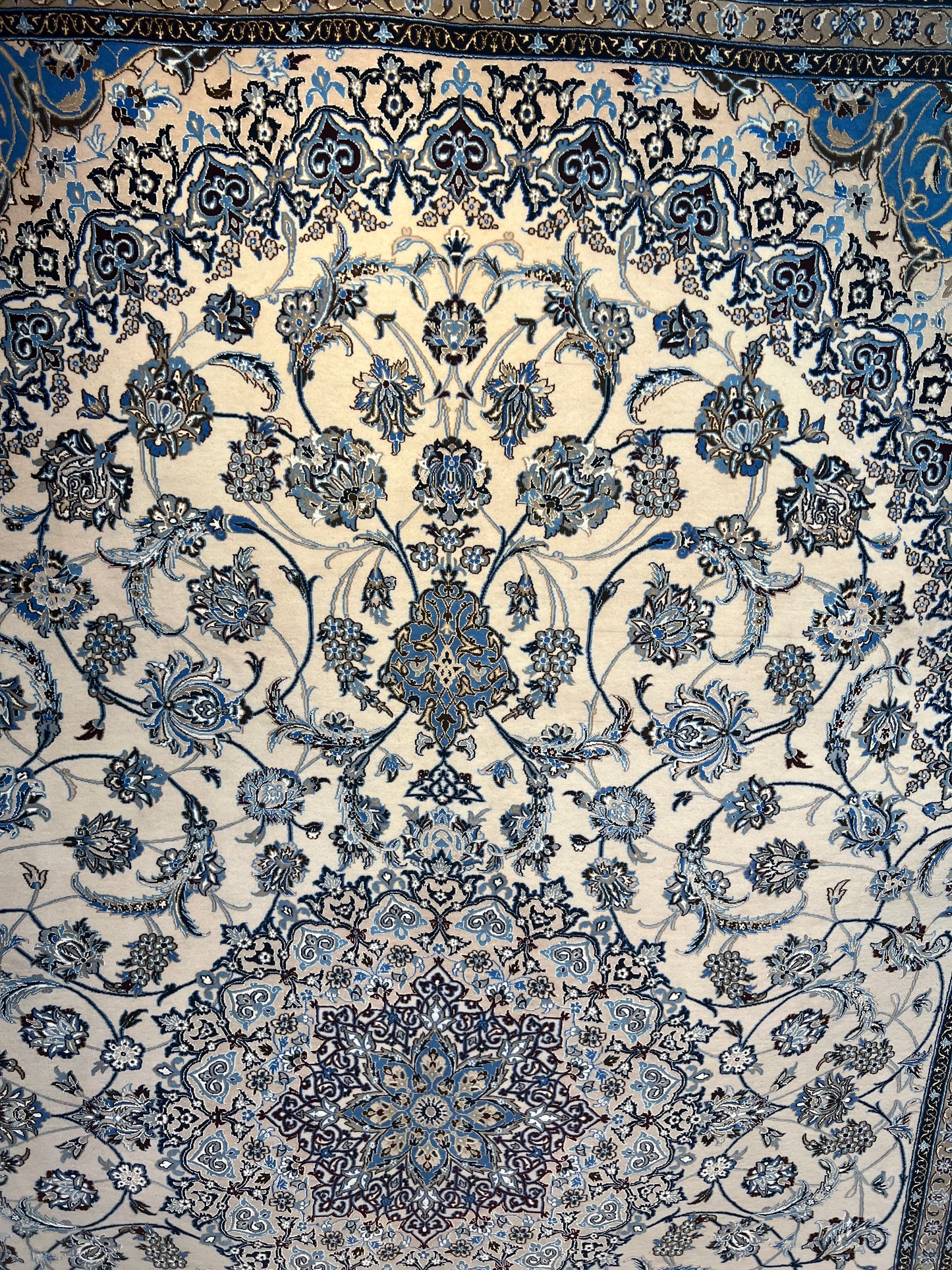 ESFEHAN RUG