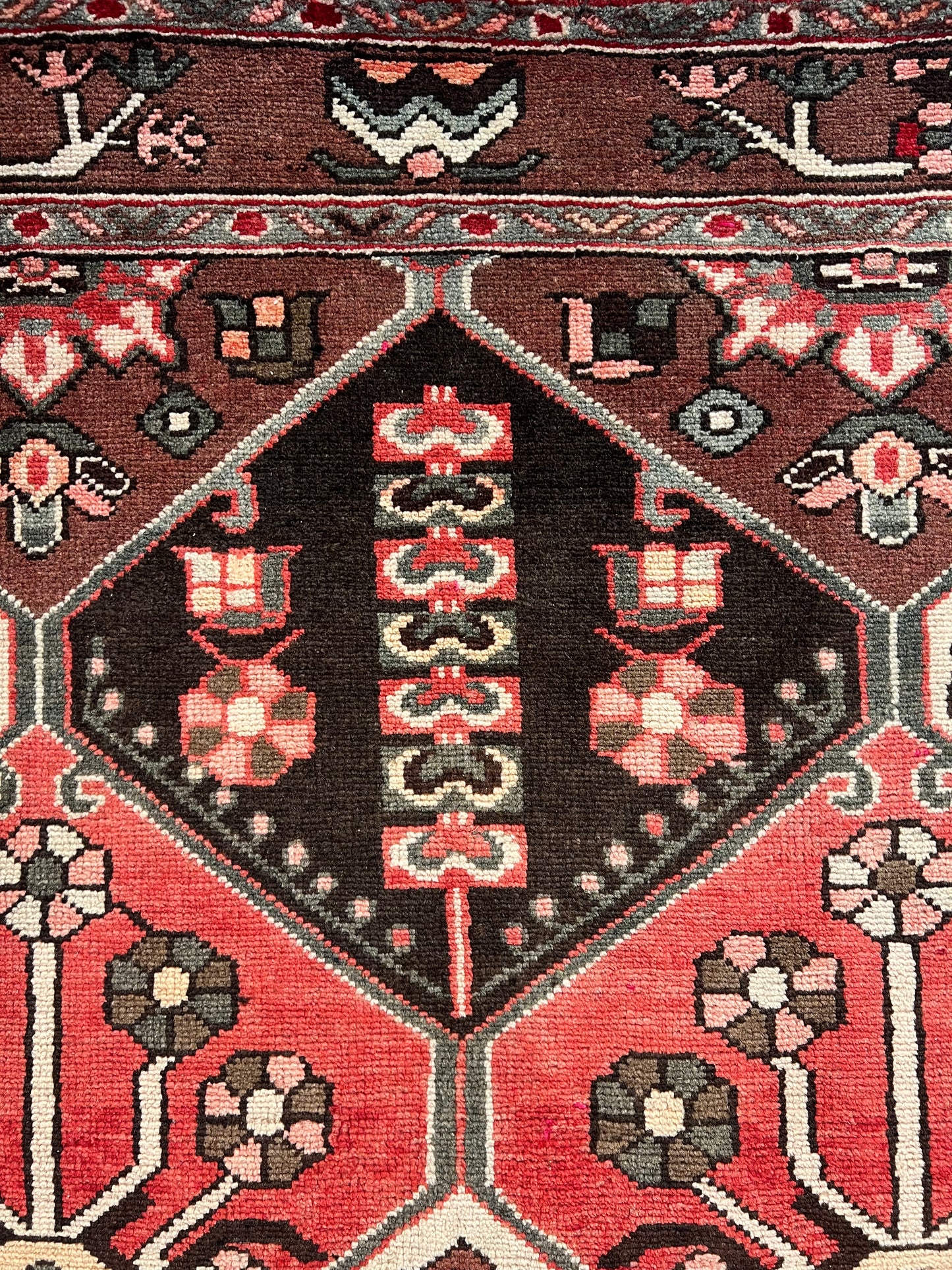 BAKHTIARI RUG