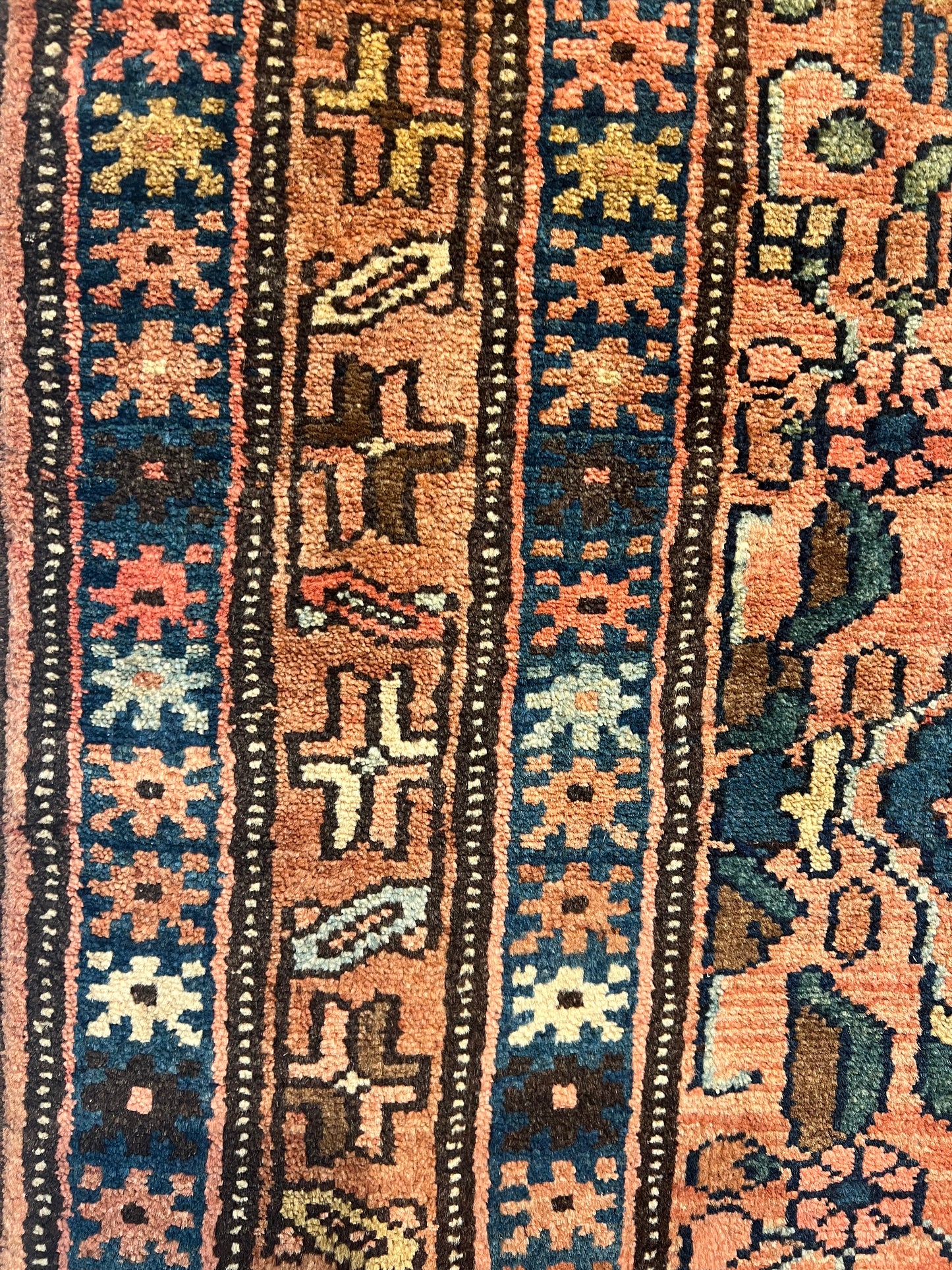 ZANJAN RUG OLD   ONE