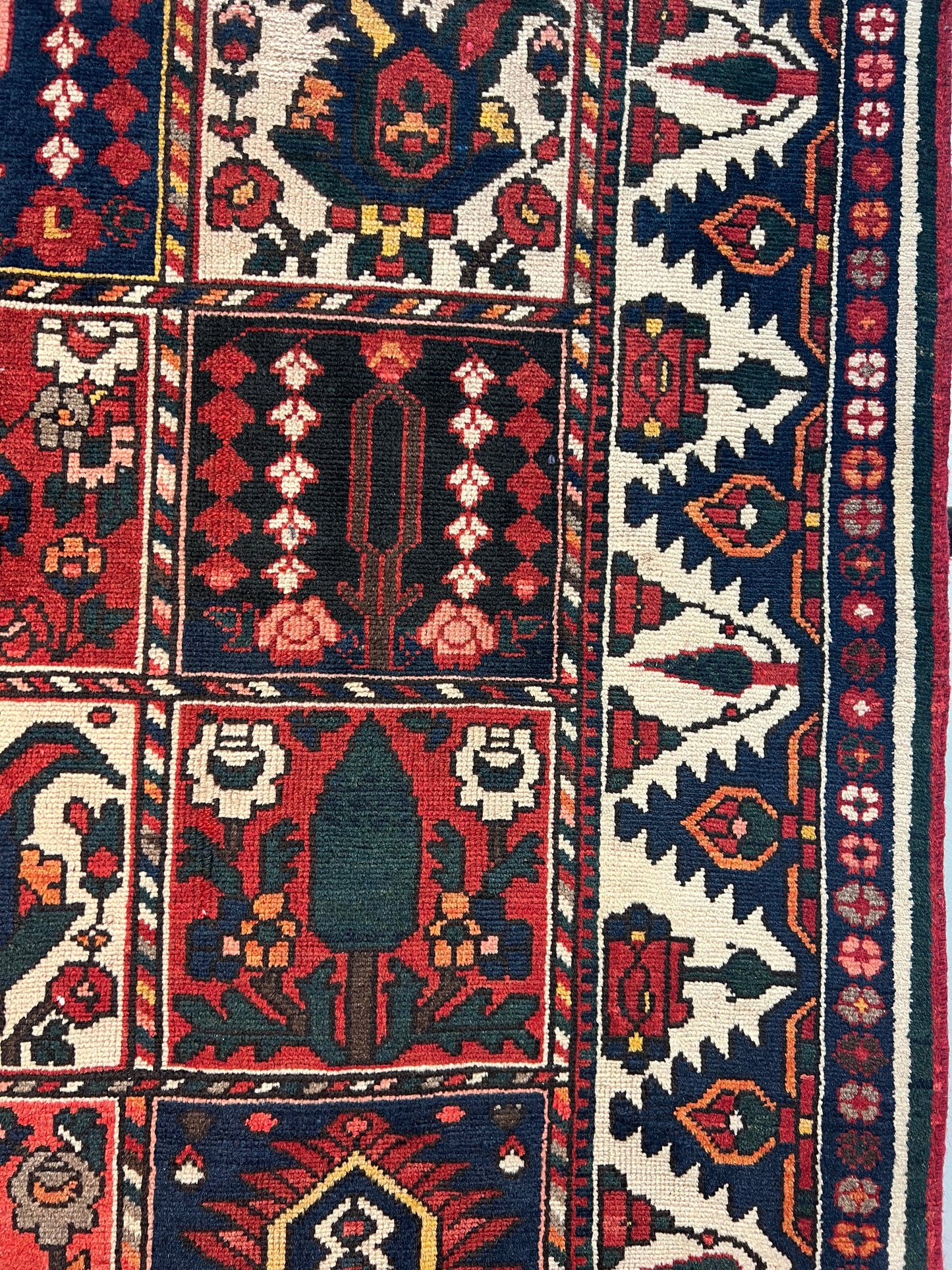 BAKHTIARI RUG KHESHTI OLD CHALSHOTOR