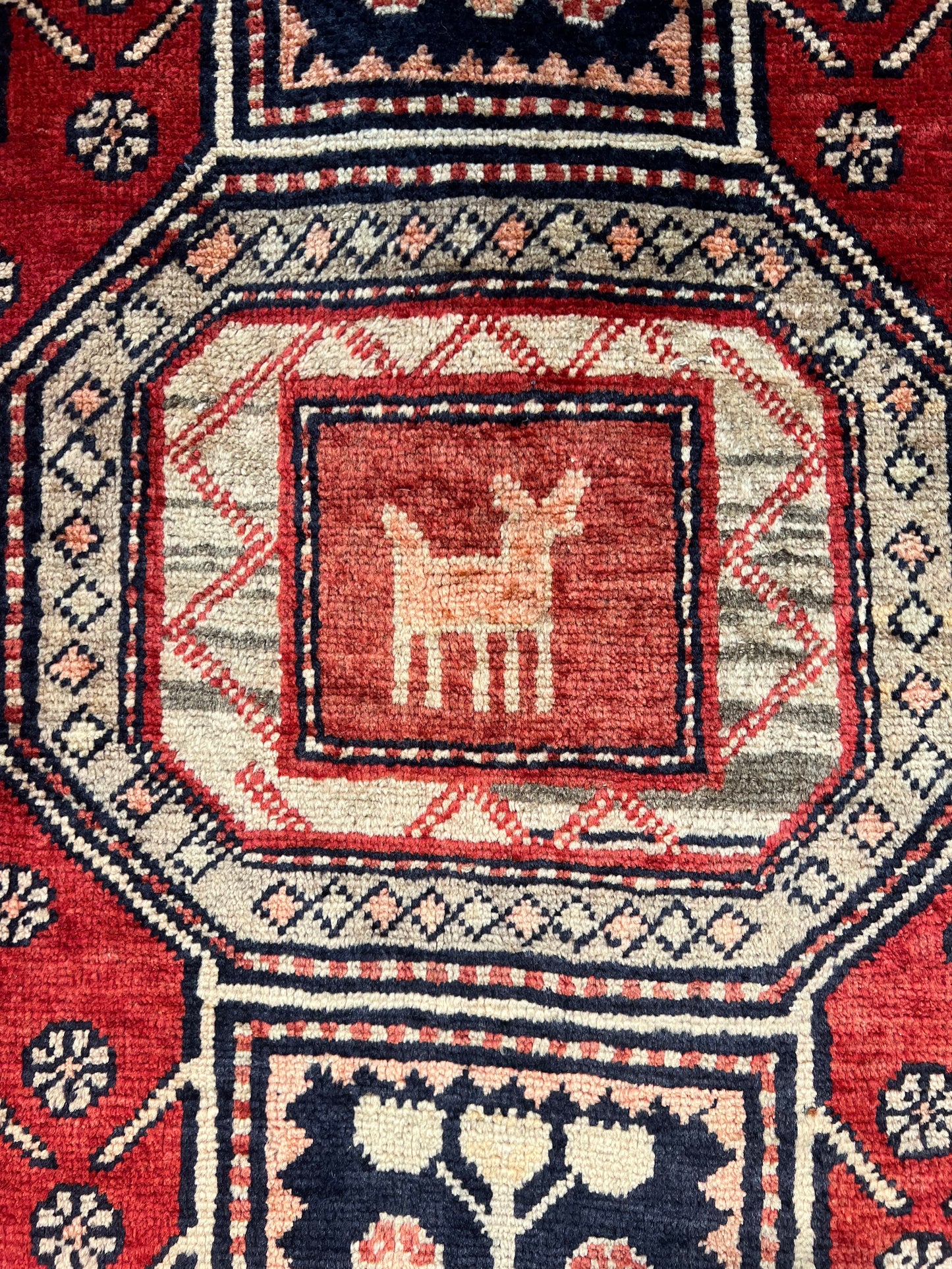 MESHGIN RUG (ARDEBIL)