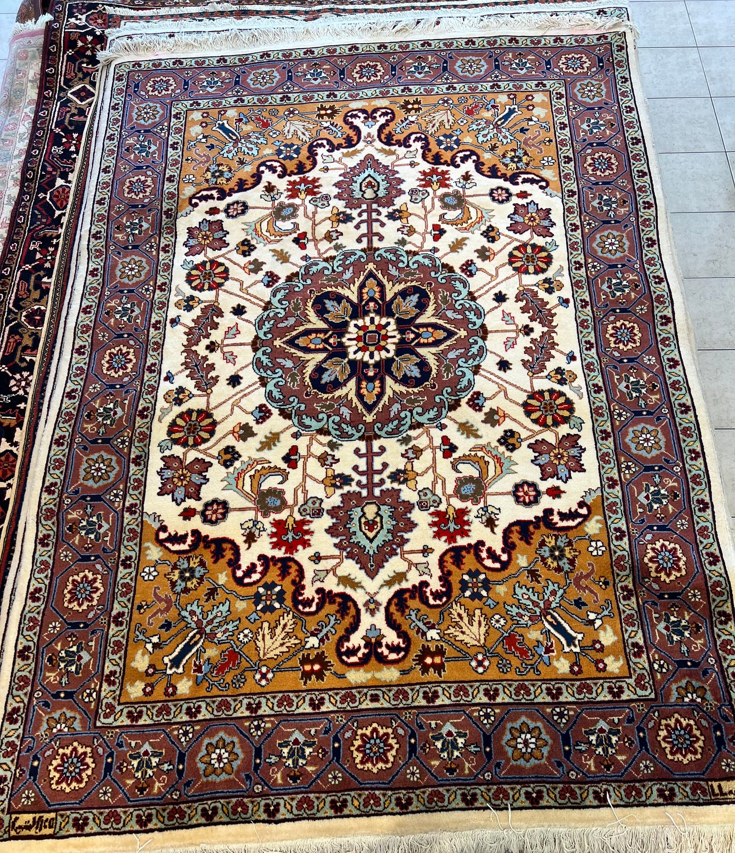 TABRIZ HERIZ RUG