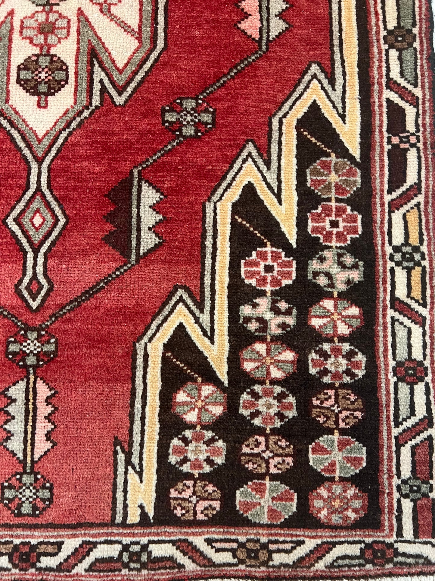 MAZLAGHAN RUG