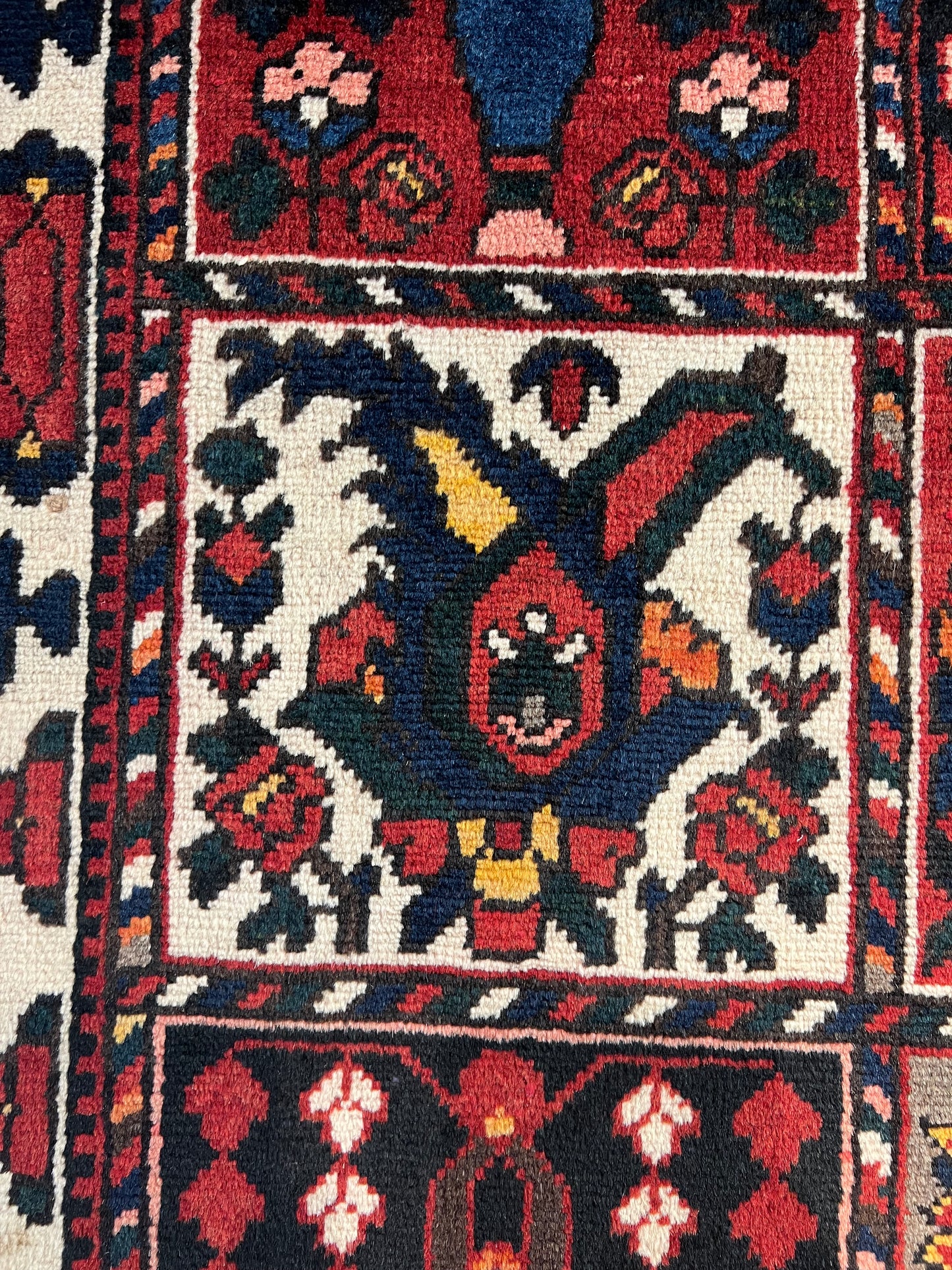 BAKHTIARI RUG KHESHTI OLD CHALSHOTOR