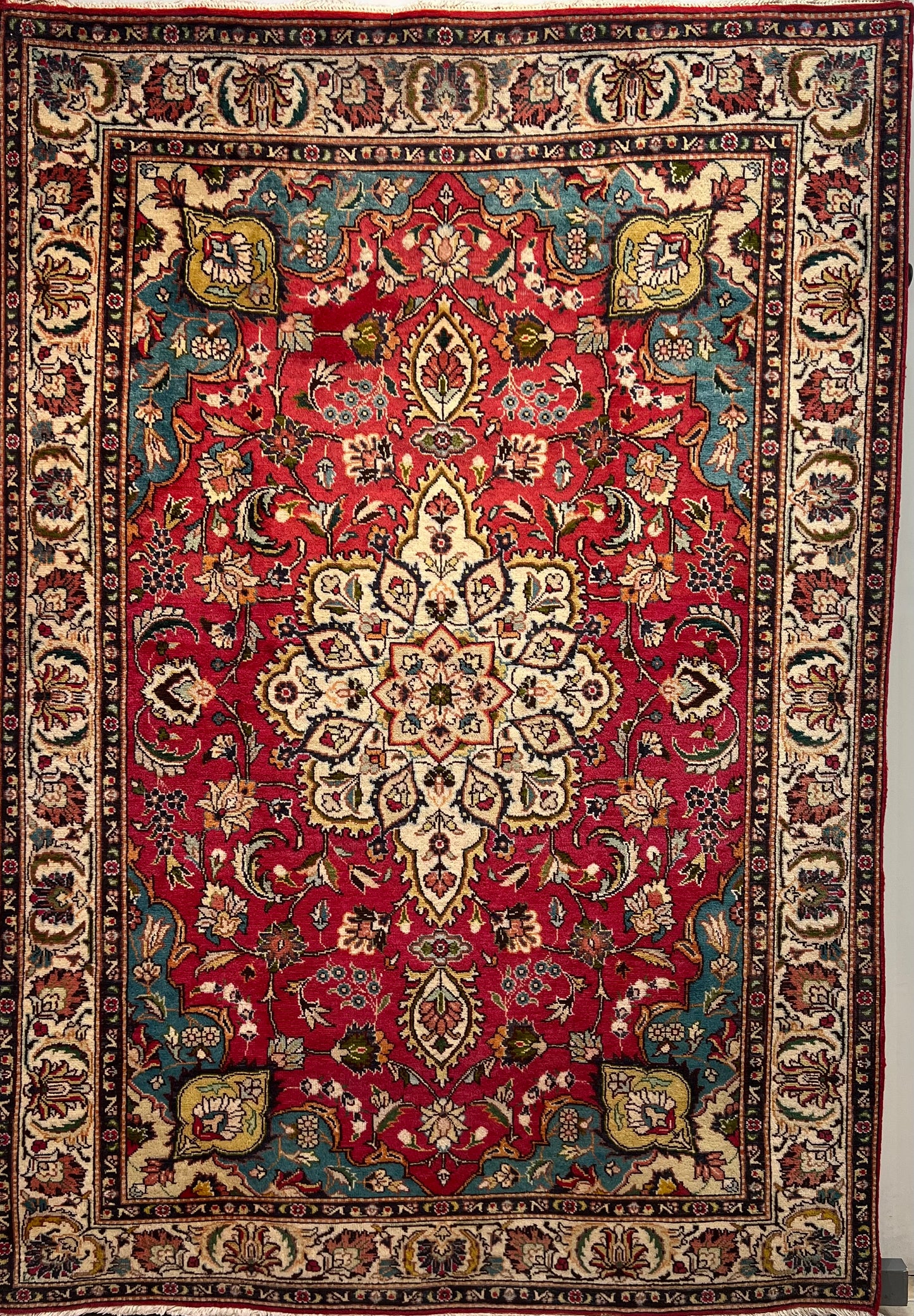 TABRIZ 40 RAJ MEDALLION