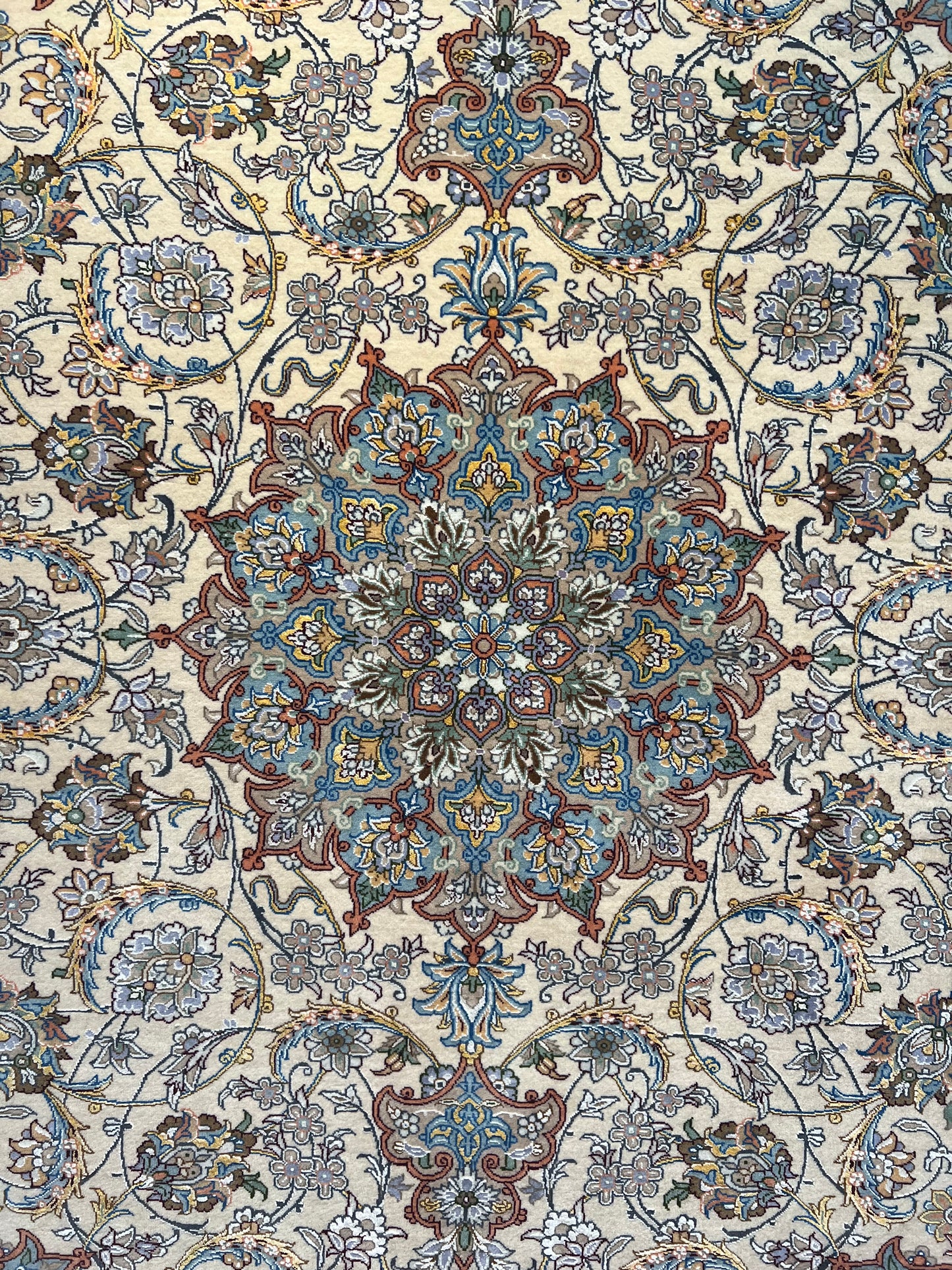 ESFEHAN RUG