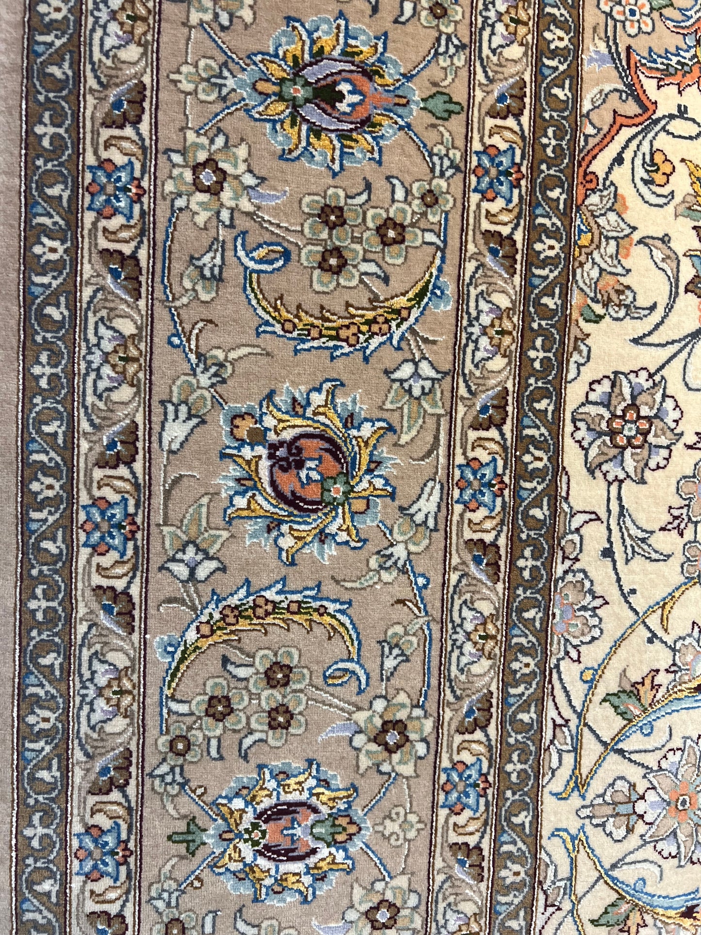 ESFEHAN RUG