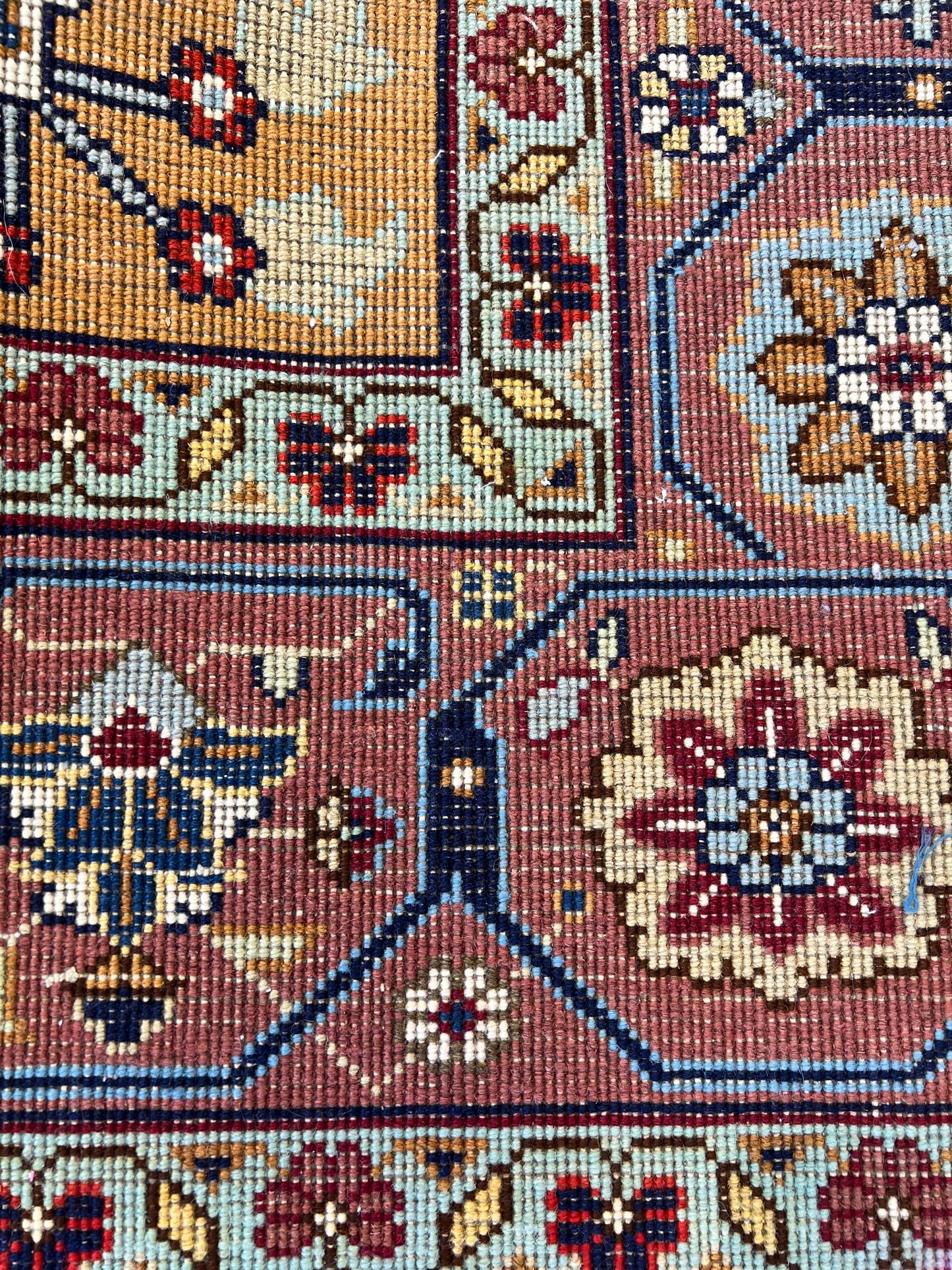 TABRIZ HERIZ RUG