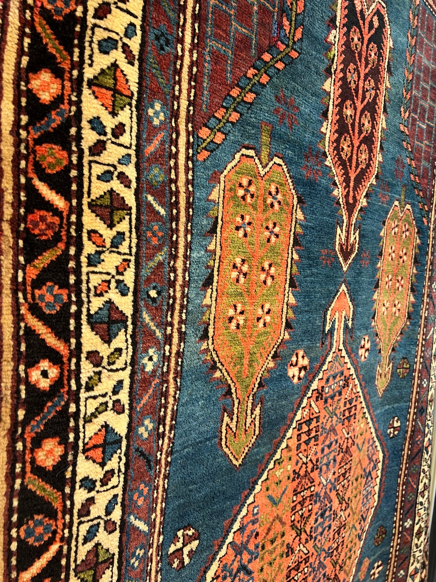 Antique kazak (Roos)