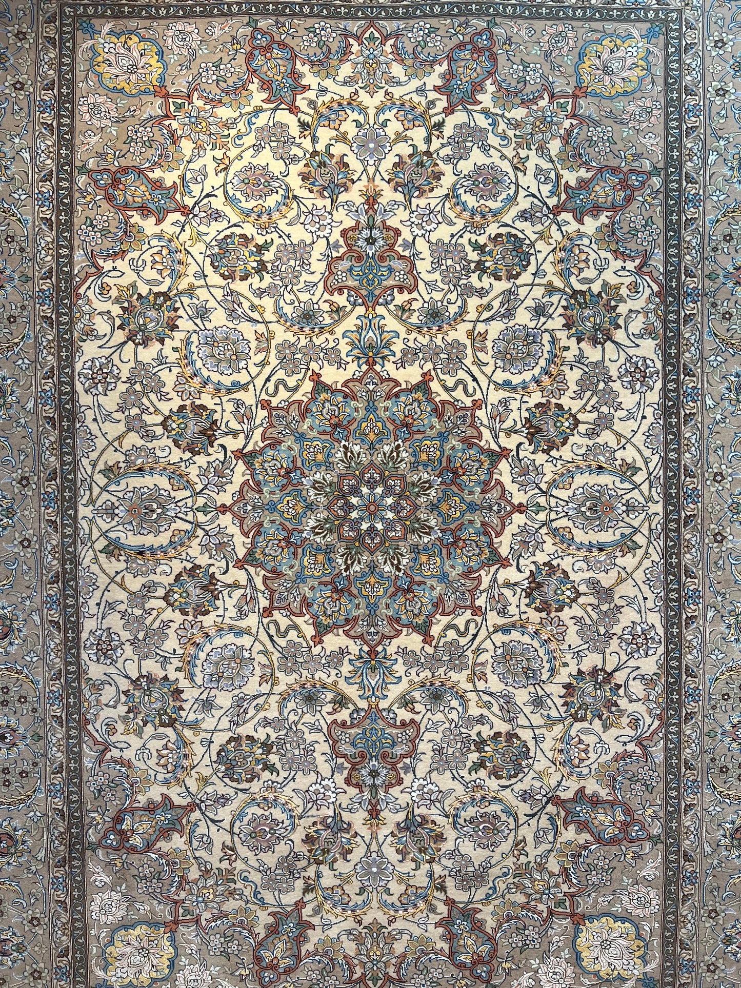 ESFEHAN RUG