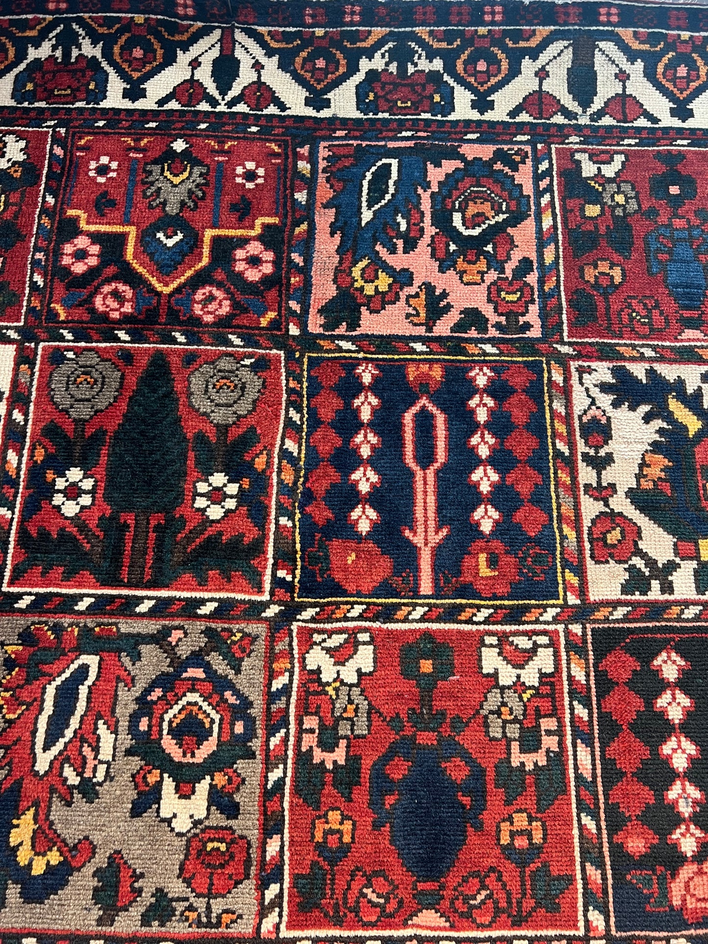 BAKHTIARI RUG KHESHTI OLD CHALSHOTOR