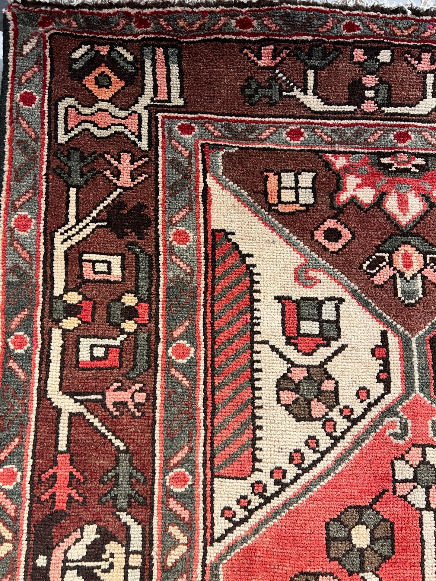 BAKHTIARI RUG