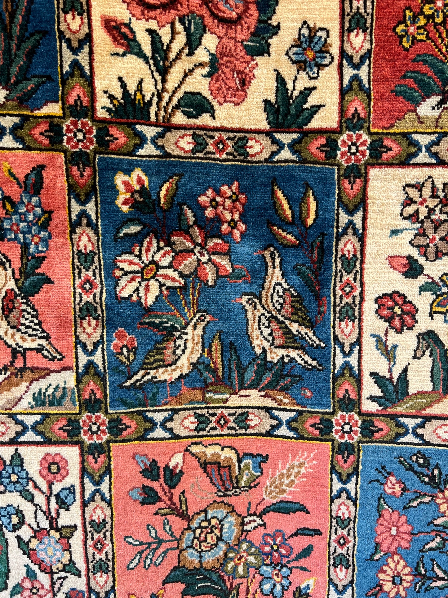 Bakhtiari RUG SHAHRE KORD