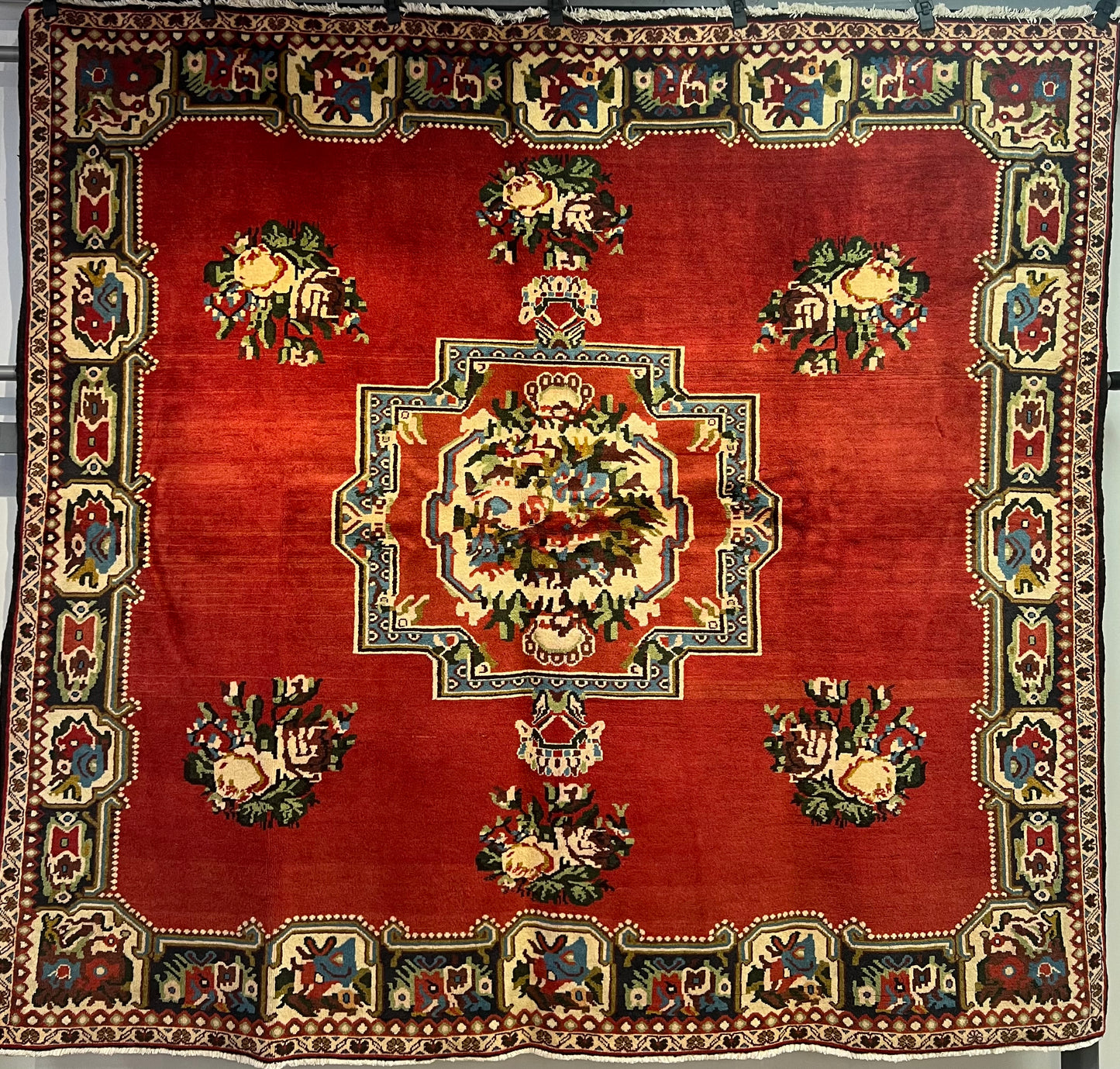 BAKHTIARI (PARADONBEH) GOLFARANG