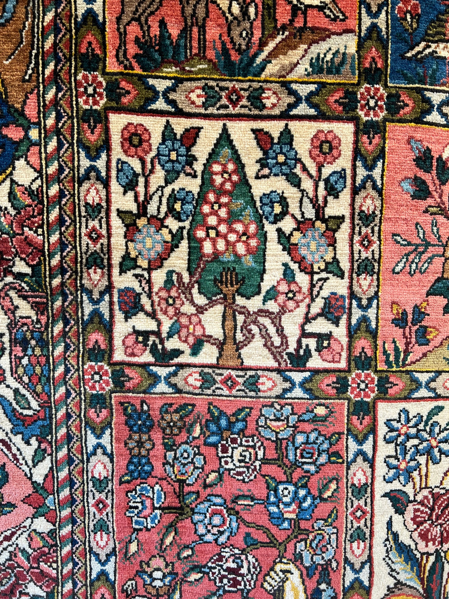 Bakhtiari RUG SHAHRE KORD