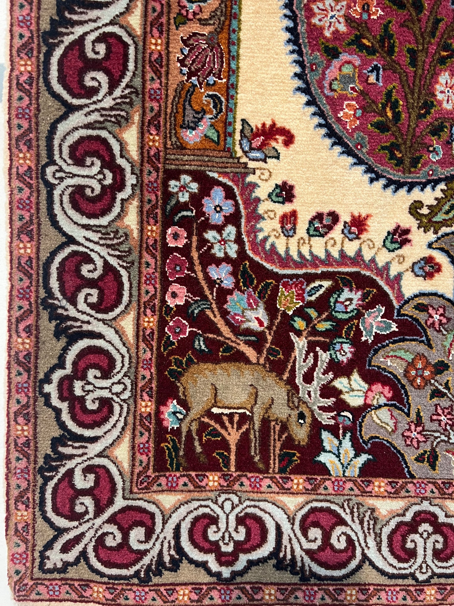 TABRIZ RUG EXCLUSIVE FOR THE RUG CLUB