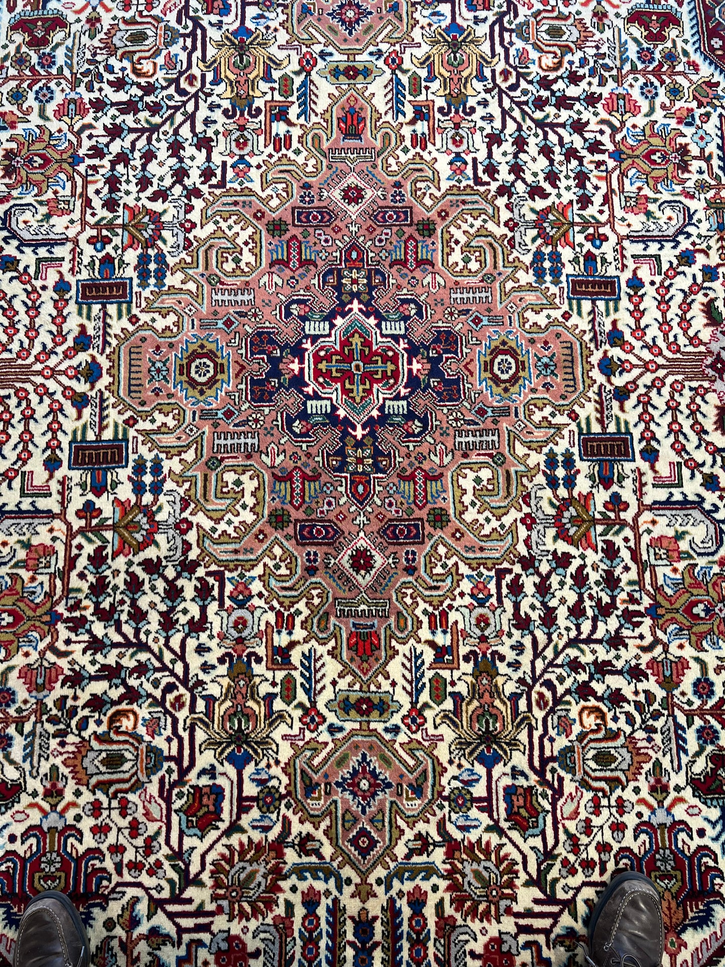 TABRIZ RUG GEOMETRIC PATTERN