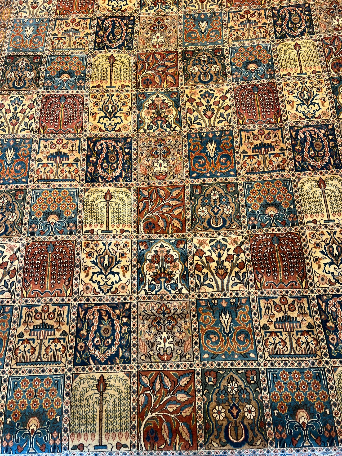 QOM RUG LAMB WOOL ( UNIQUE BY PATTERN) GOLESTAN