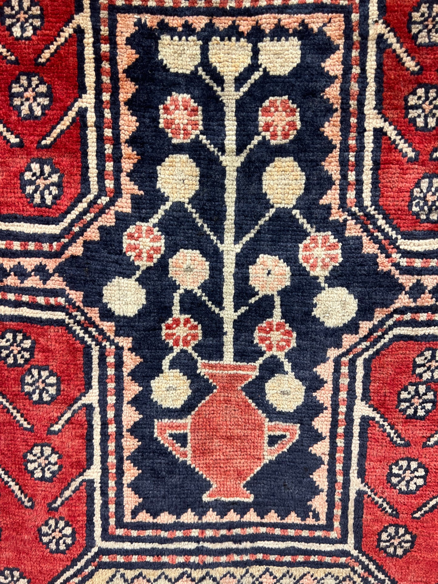 MESHGIN RUG (ARDEBIL)
