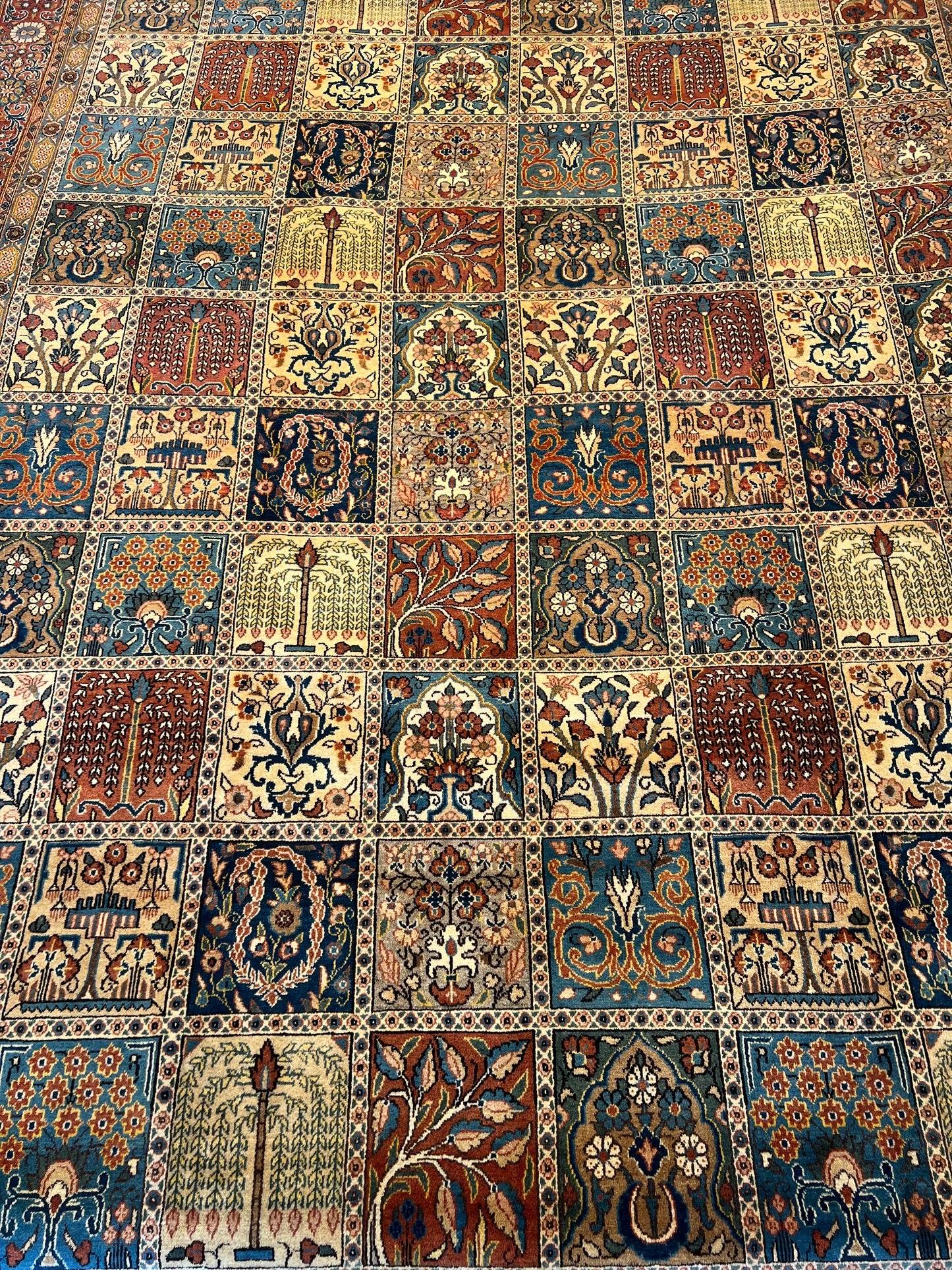 QOM RUG LAMB WOOL ( UNIQUE BY PATTERN) GOLESTAN