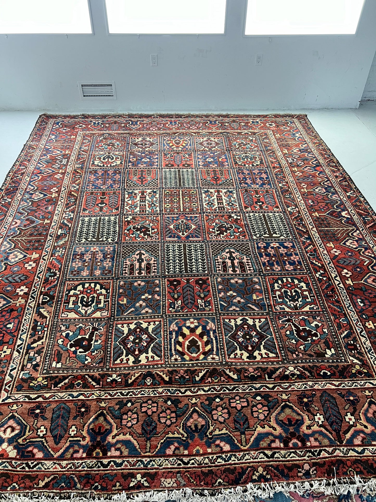 BAKHTIARI RUG CHALAMZAR KHESHTI