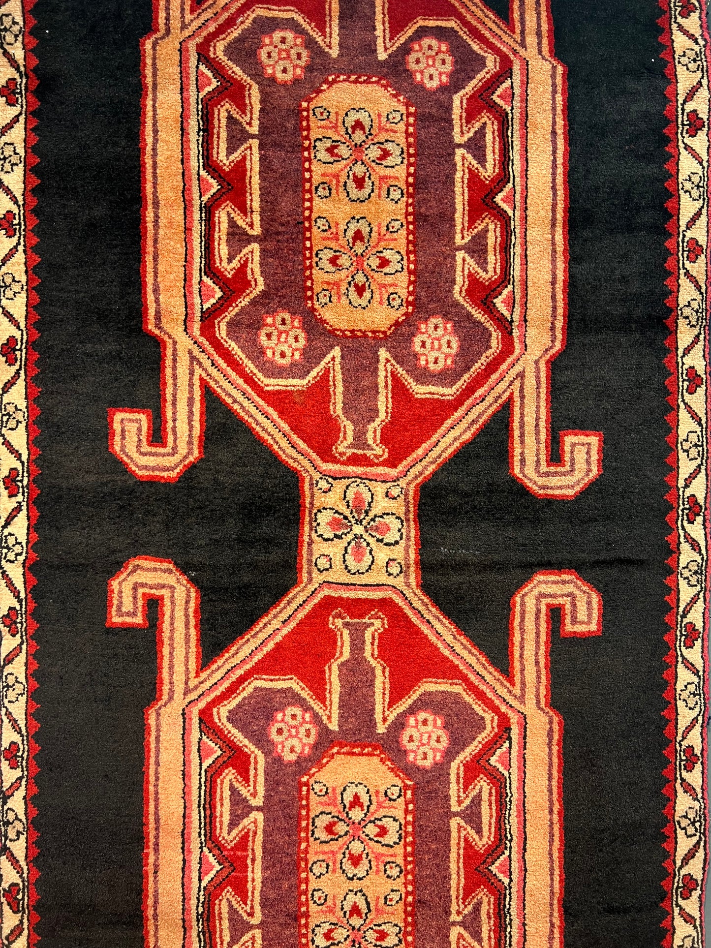 AZARBAYJAN RUG (IRAN)