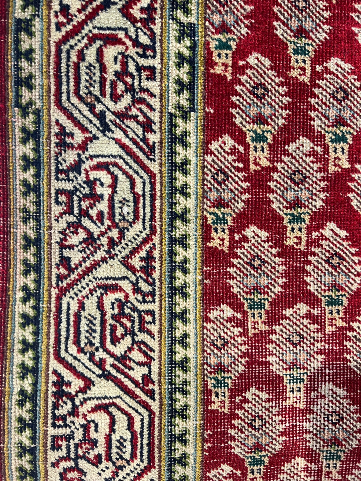 TABRIZ RUG