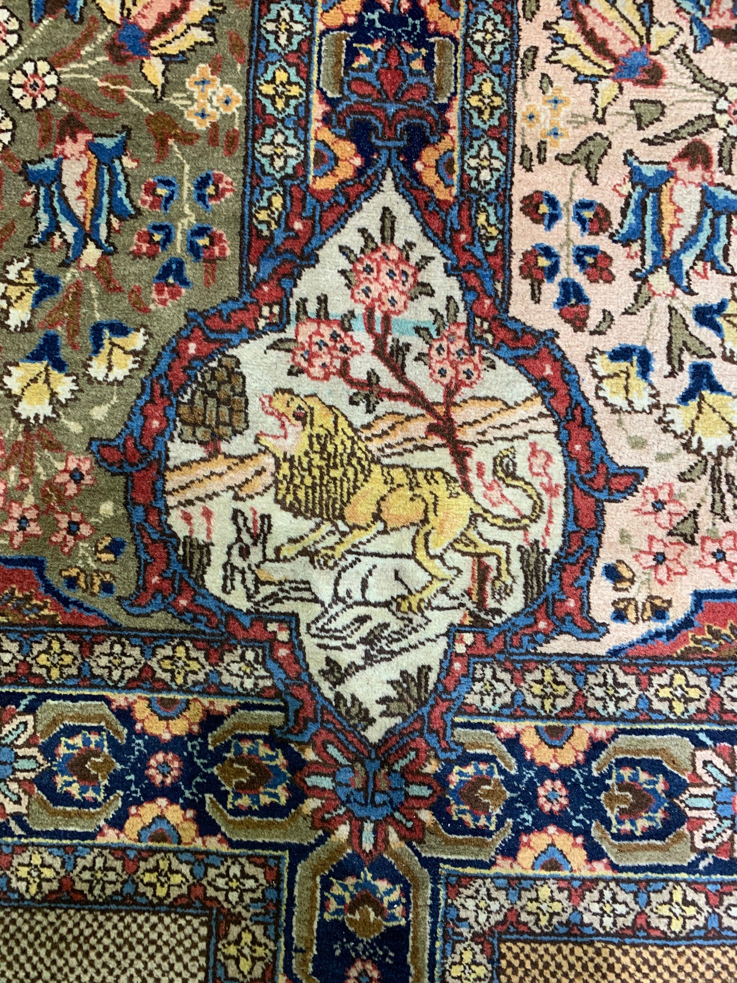 KHOY RUG COLLECTION ANTIQUE