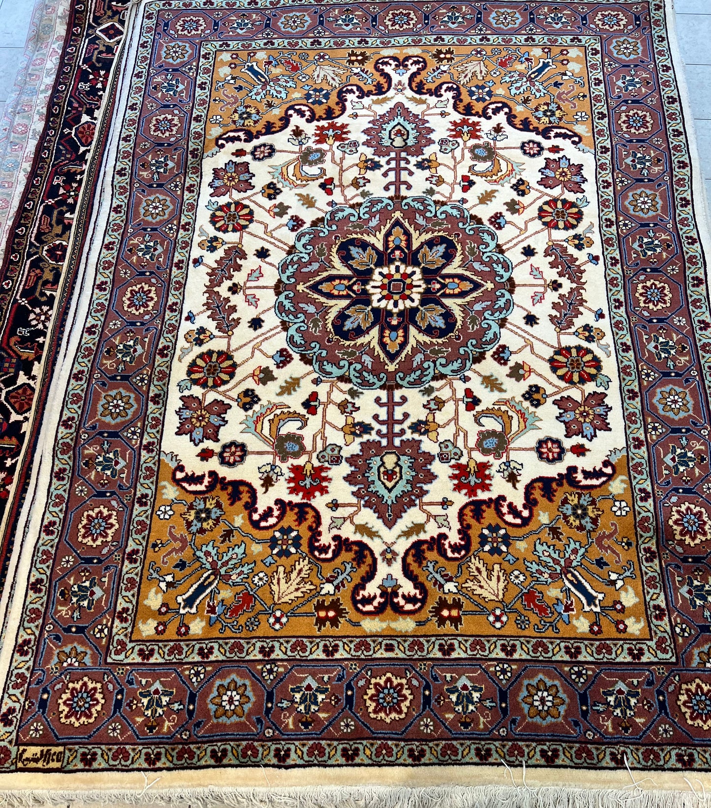 TABRIZ HERIZ RUG