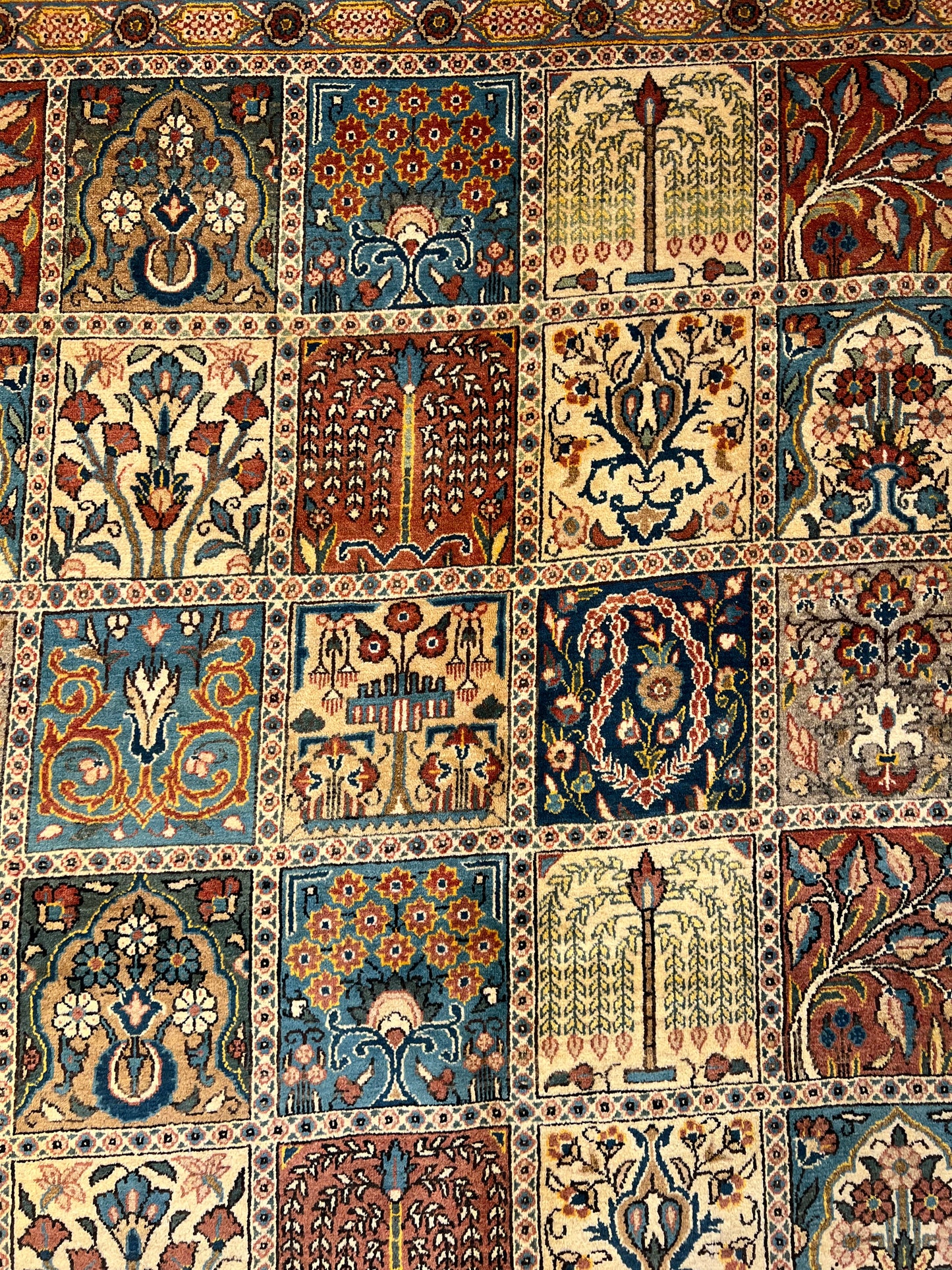 QOM RUG LAMB WOOL ( UNIQUE BY PATTERN) GOLESTAN