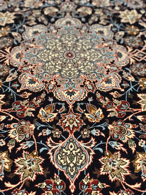 ESFEHAN FINE 10KHEFT. 44   5'.6" x 3'.7"