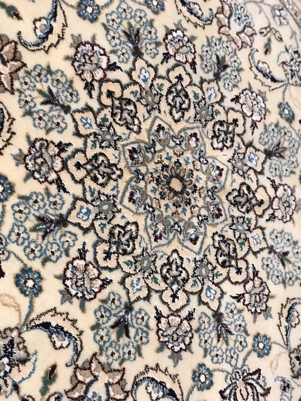 NAIN RUG FINE WOOL WITH SILK (1229)