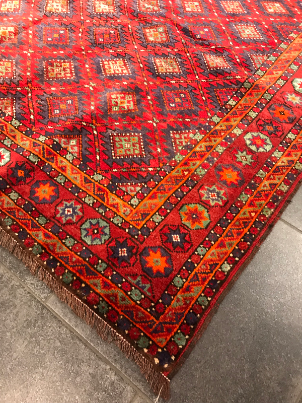 GHARABAGH RUG 0LD (UNIQUE ONE)