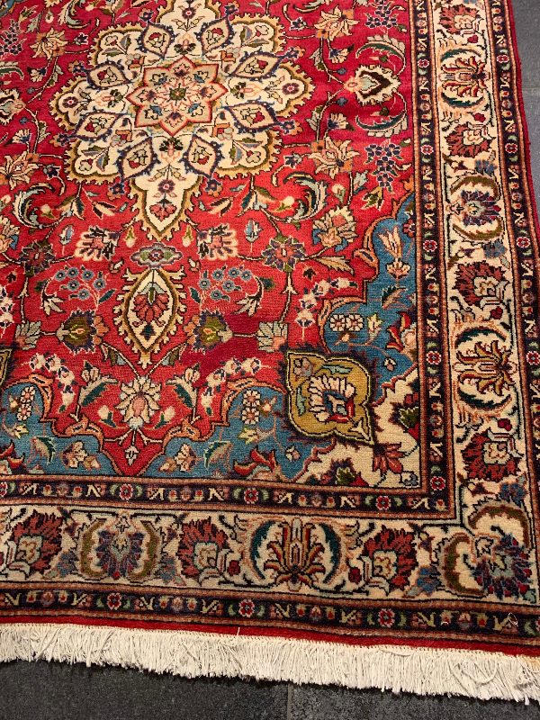 TABRIZ 40 RAJ MEDALLION