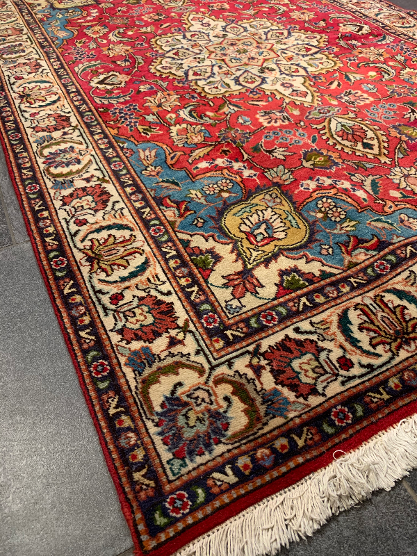 TABRIZ 40 RAJ MEDALLION