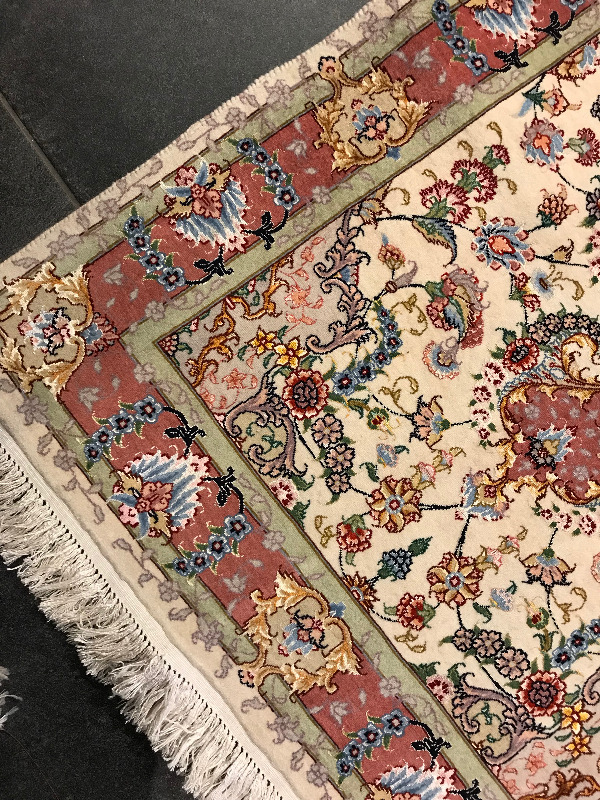 TABRIZ  60 RAJ ( 460 KNOTS PER SQ.INCHES) FINE QUALITY RUNNER  5
