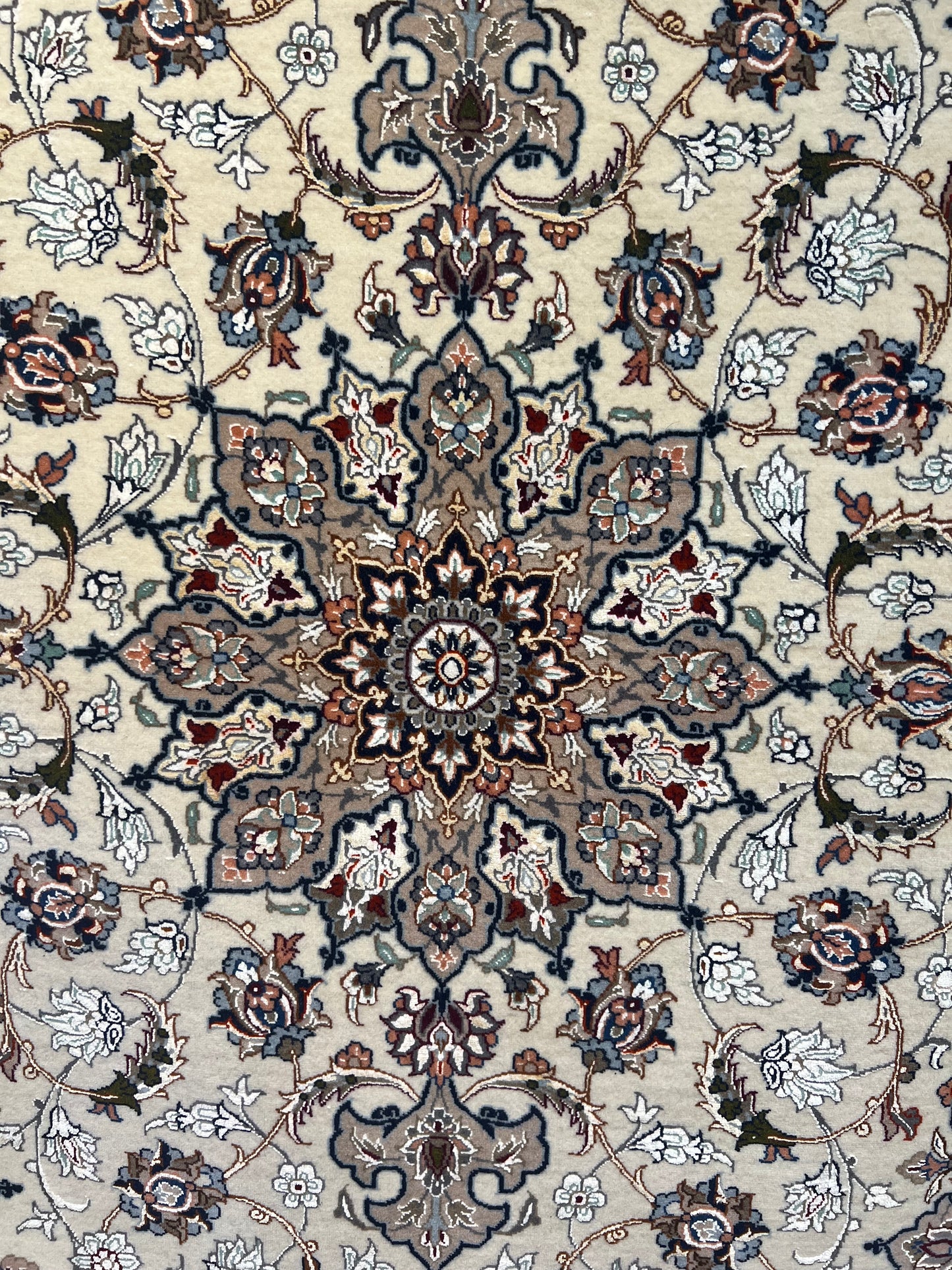 ESFEHAN RUG