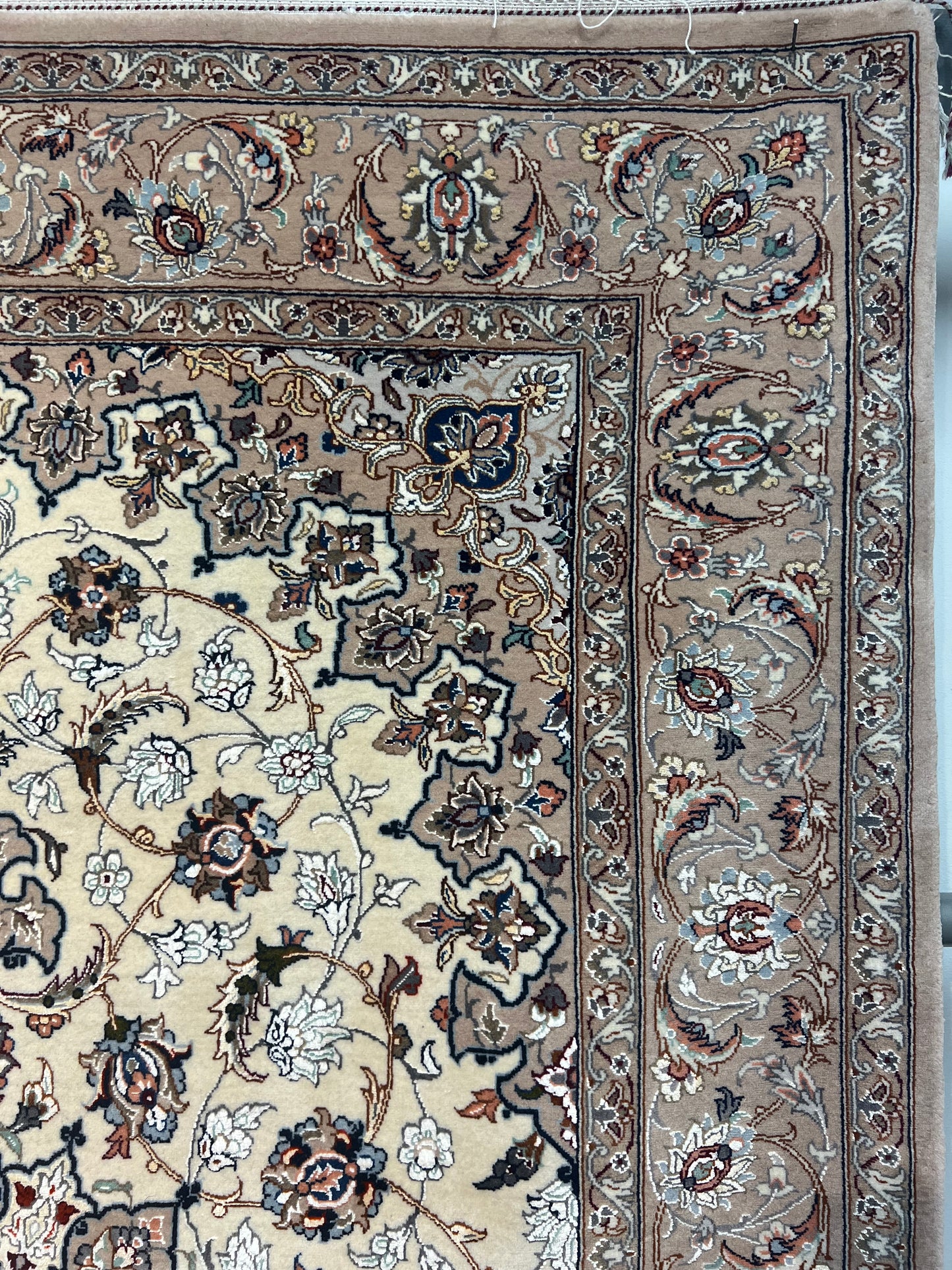 ESFEHAN RUG