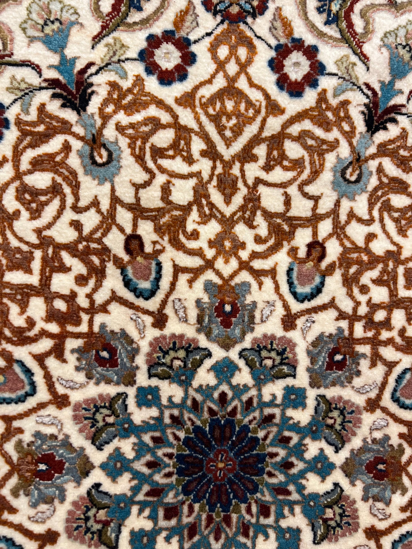 TABRIZ SEYRAFIAN PATTERN (80 RAJ -1200 KNOTS PER INCHES)