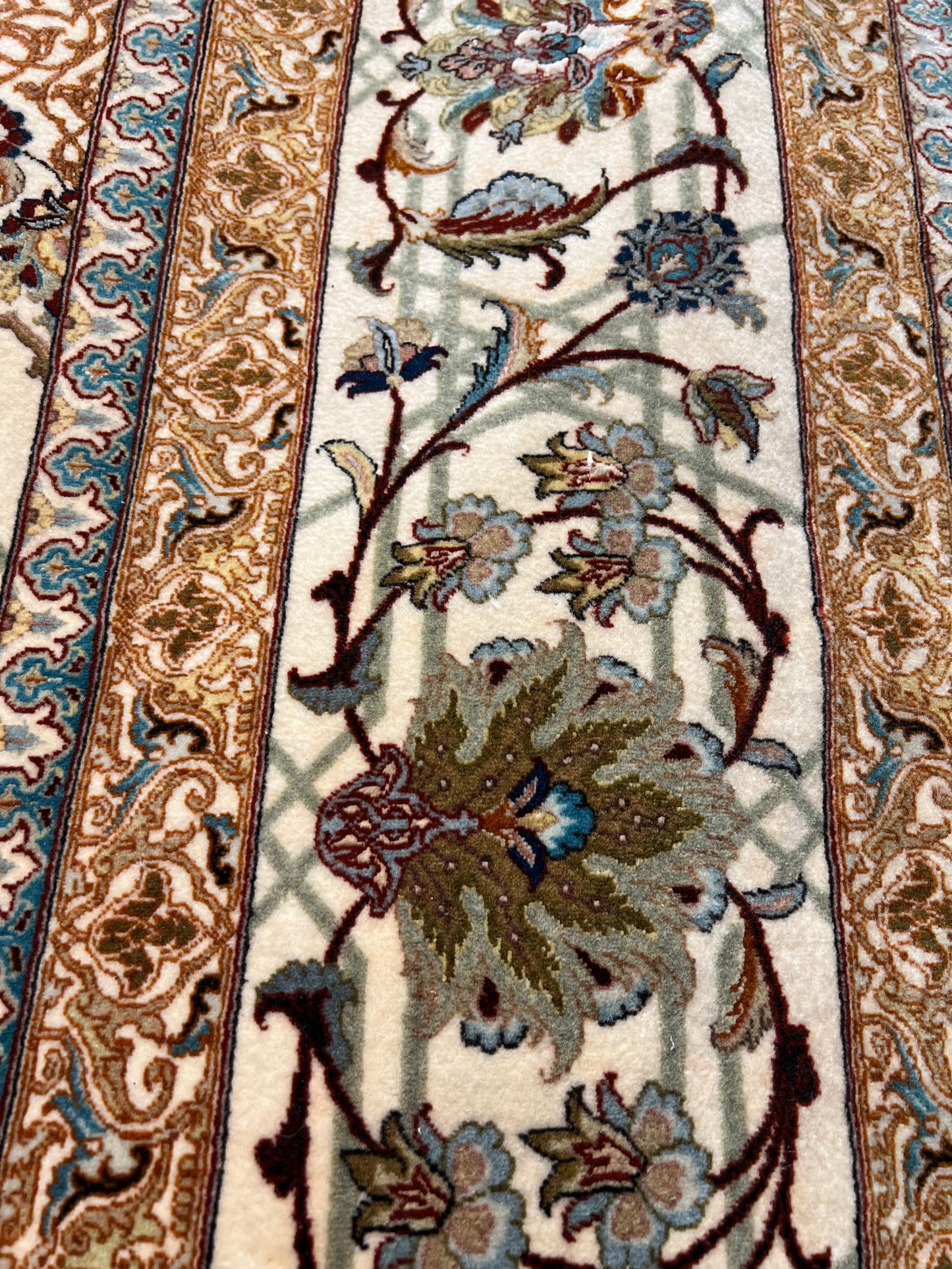 TABRIZ SEYRAFIAN PATTERN (80 RAJ -1200 KNOTS PER INCHES)