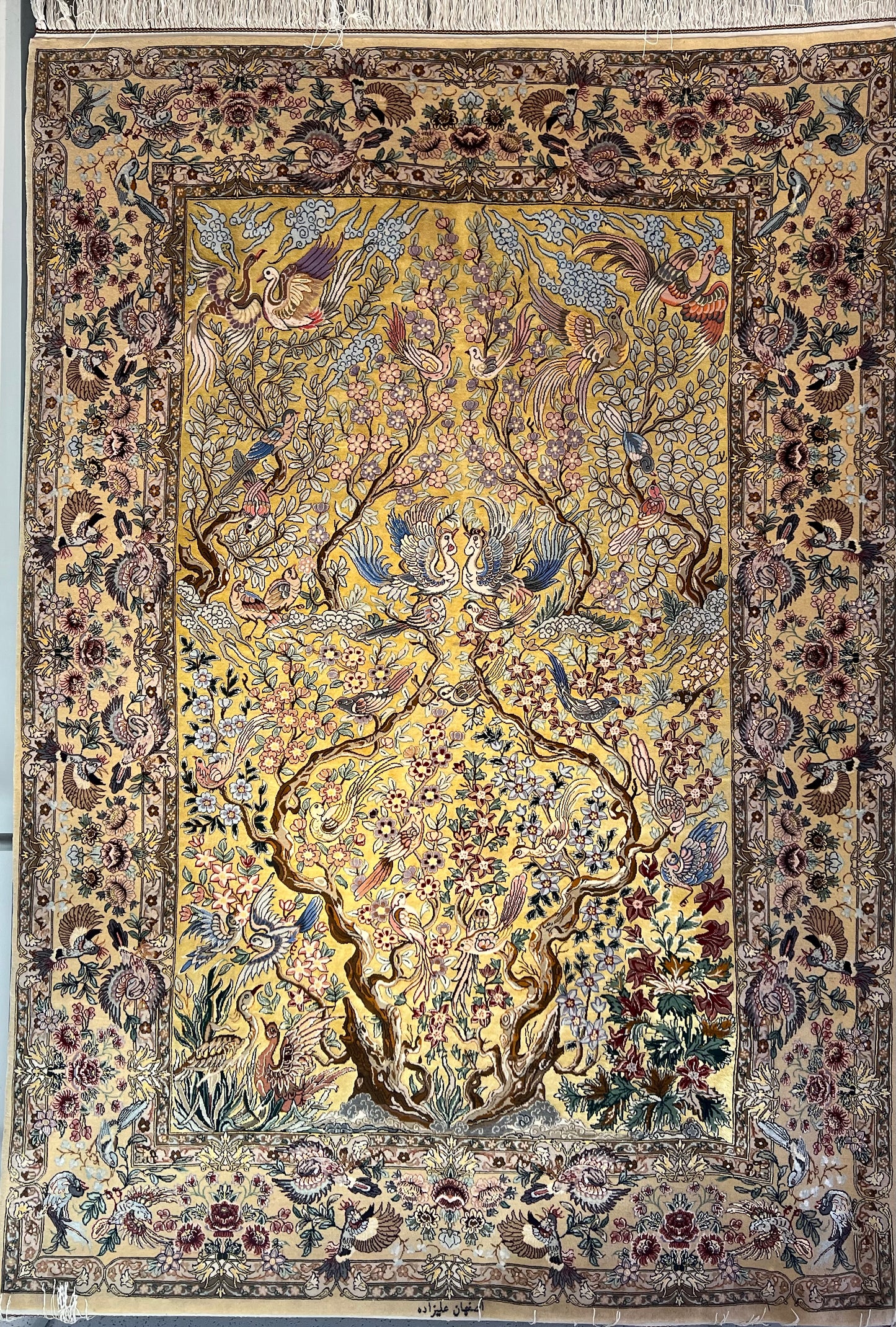 ESFEHAN RUG GOLDEN SILK. BACKGROUND &SILK FOUNDATION