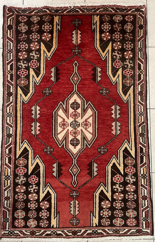 MAZLAGHAN RUG